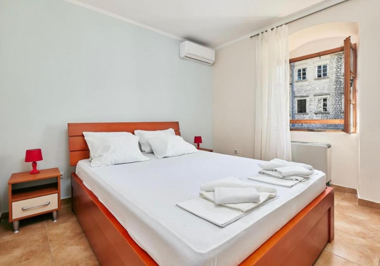 Apartments Barba Котор Екстериор снимка