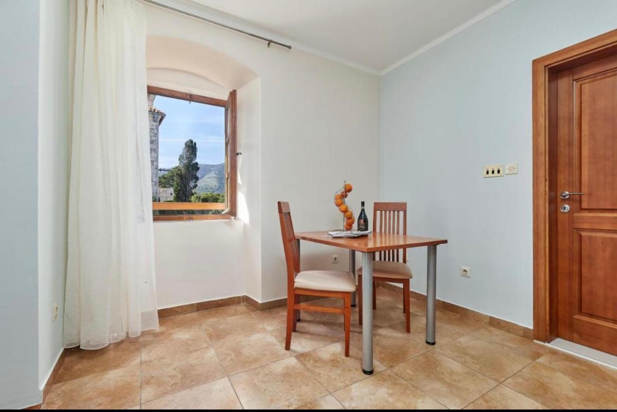 Apartments Barba Котор Екстериор снимка