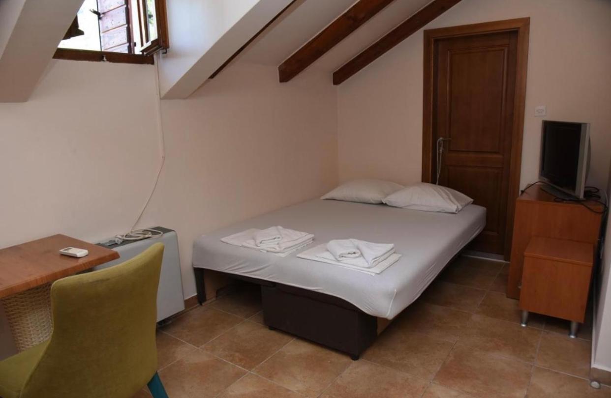 Apartments Barba Котор Екстериор снимка