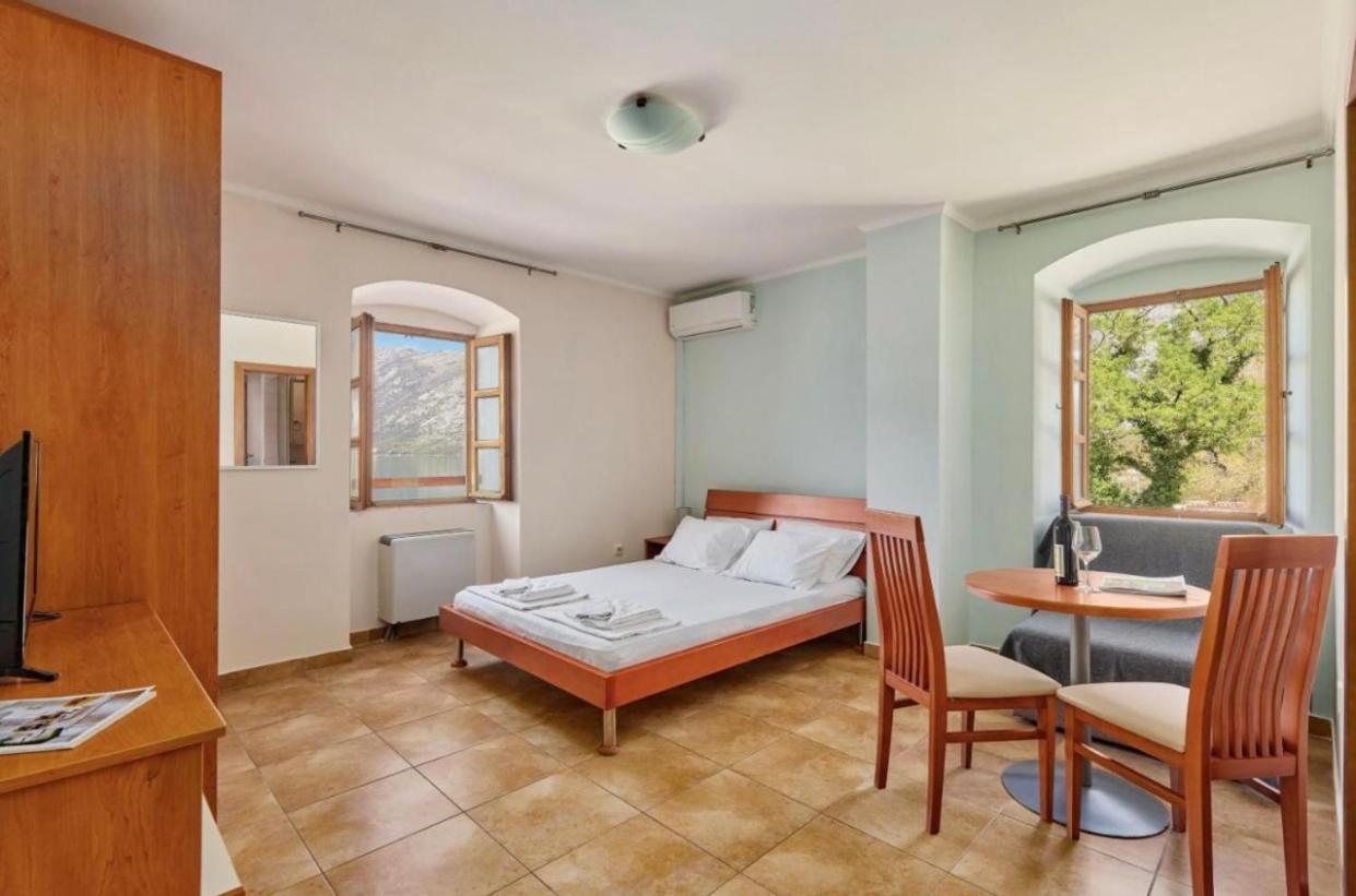 Apartments Barba Котор Екстериор снимка