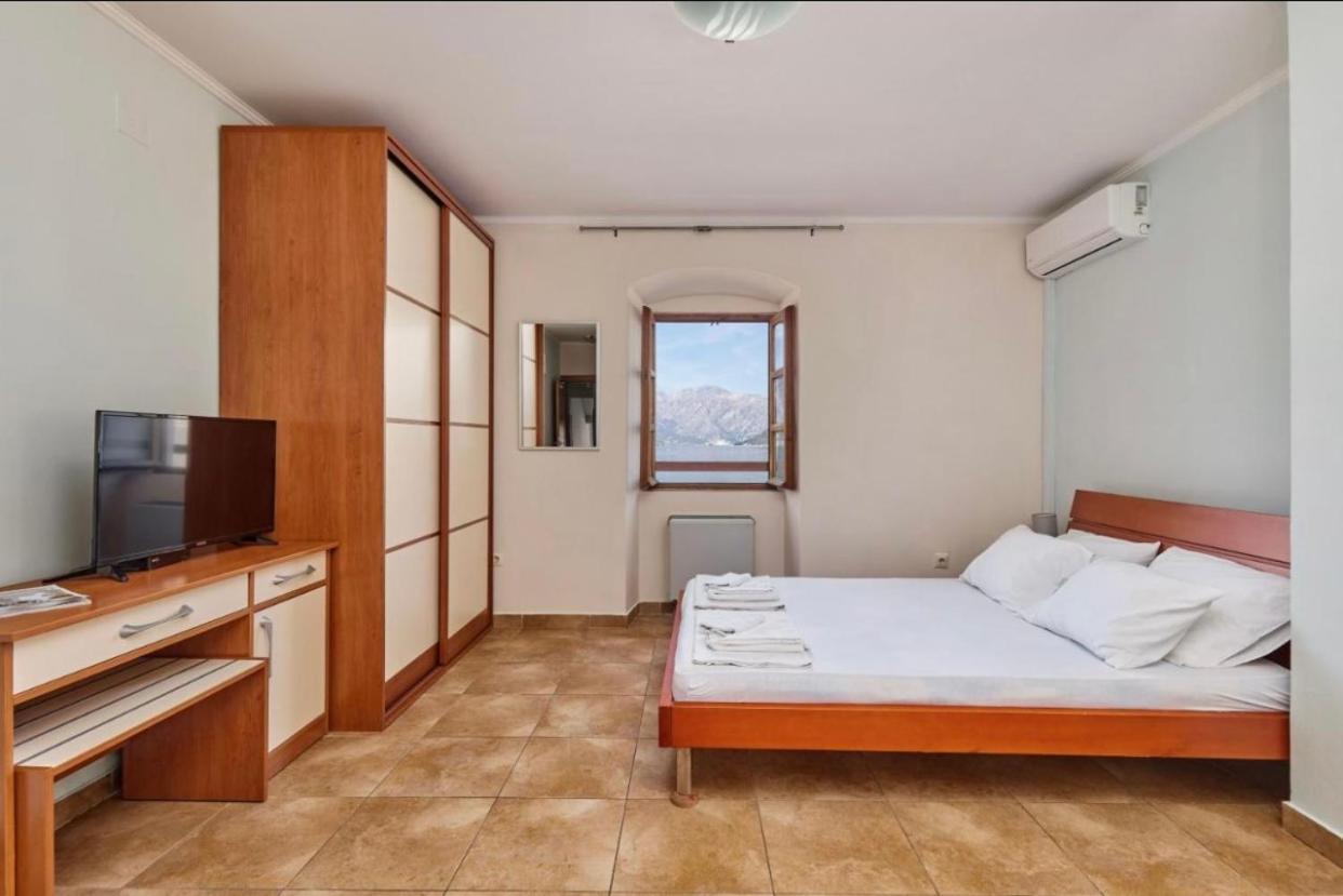 Apartments Barba Котор Екстериор снимка