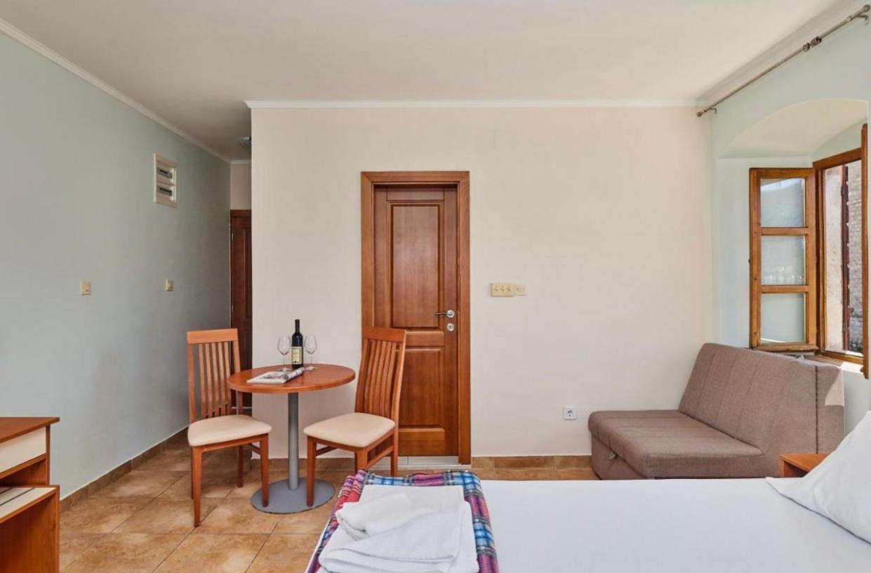 Apartments Barba Котор Екстериор снимка