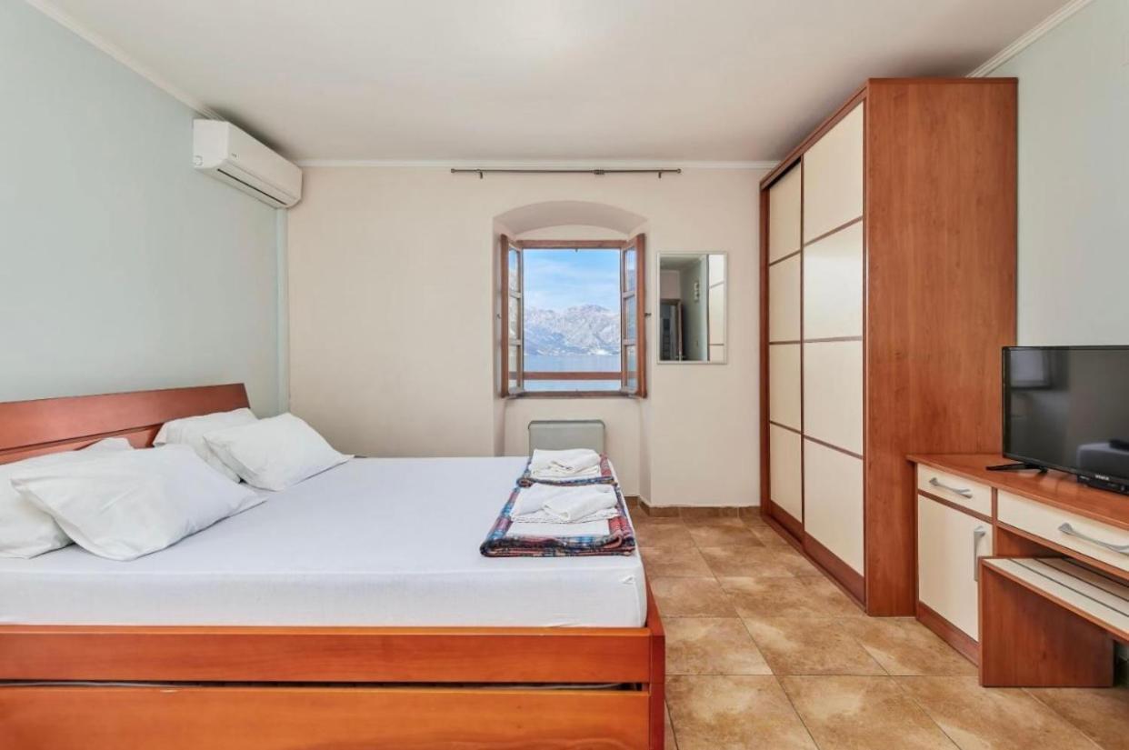 Apartments Barba Котор Екстериор снимка