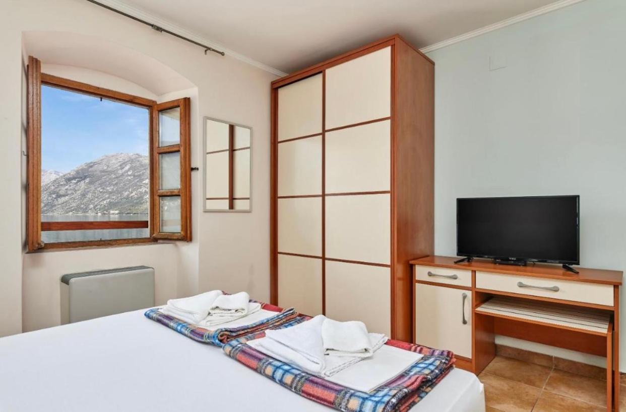 Apartments Barba Котор Екстериор снимка