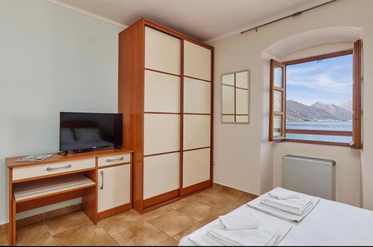 Apartments Barba Котор Екстериор снимка