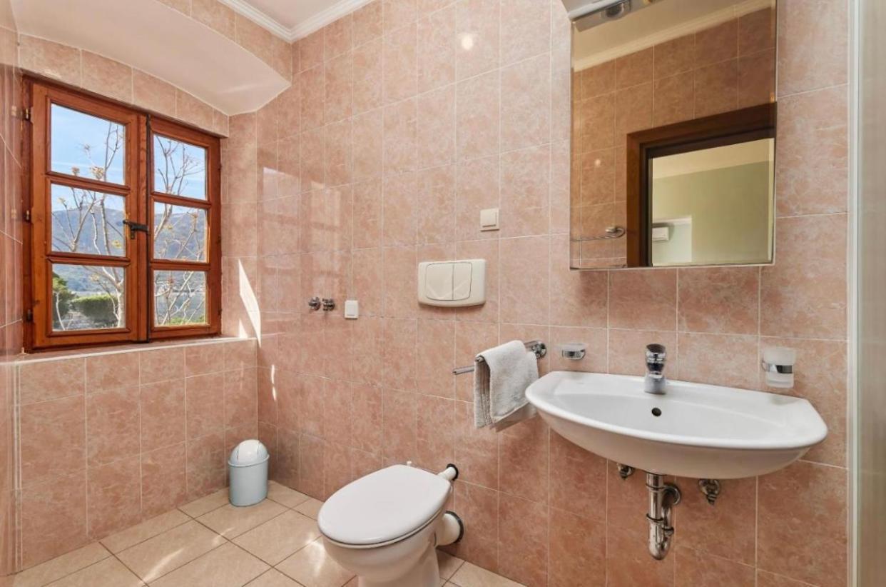 Apartments Barba Котор Екстериор снимка