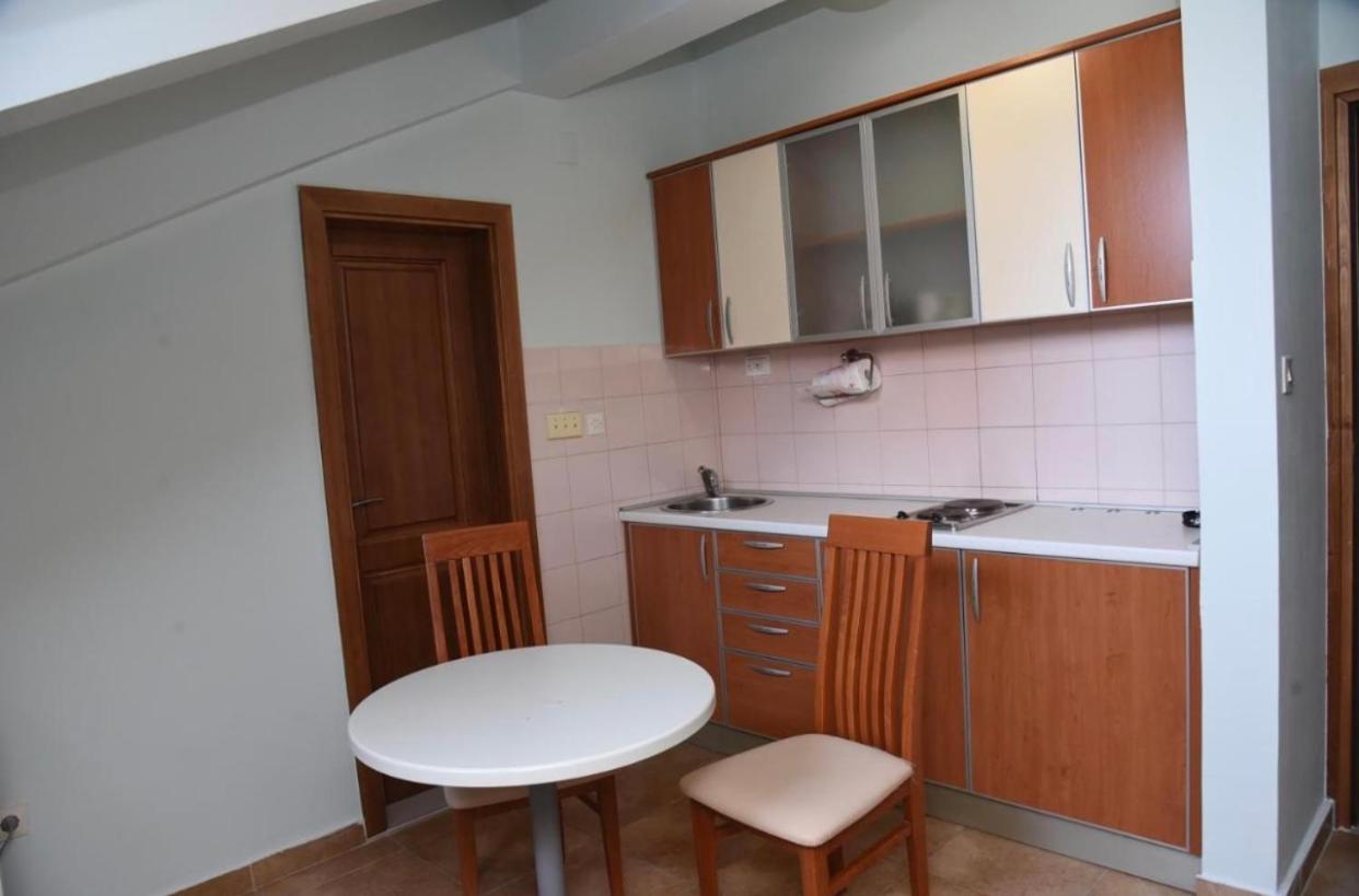 Apartments Barba Котор Екстериор снимка